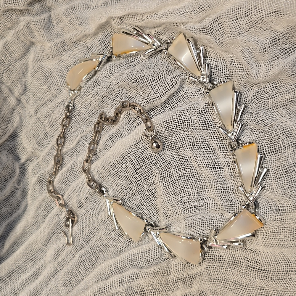 ART Thermoset Necklace